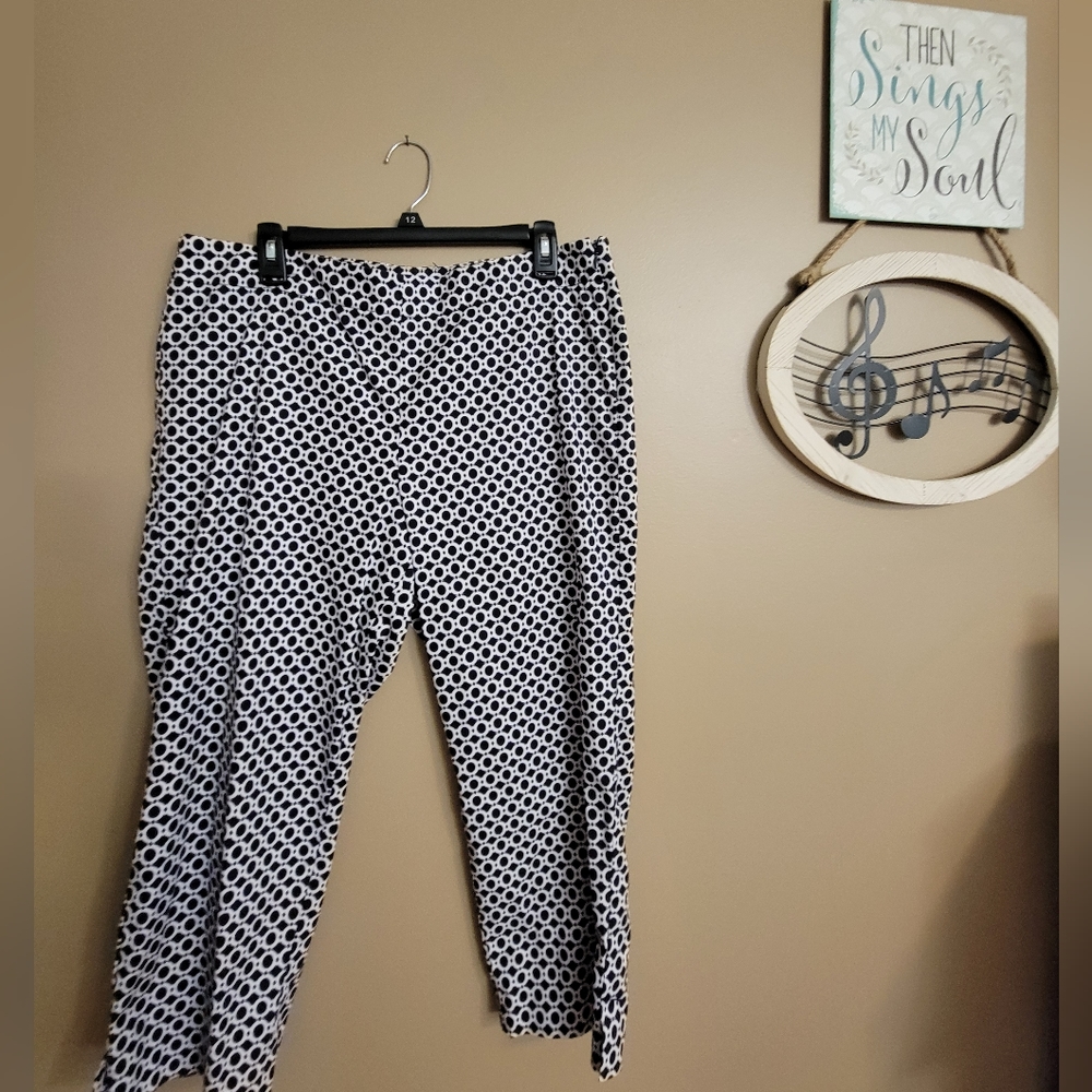 Talbots Capri sz 12 stretch black-white NWOT